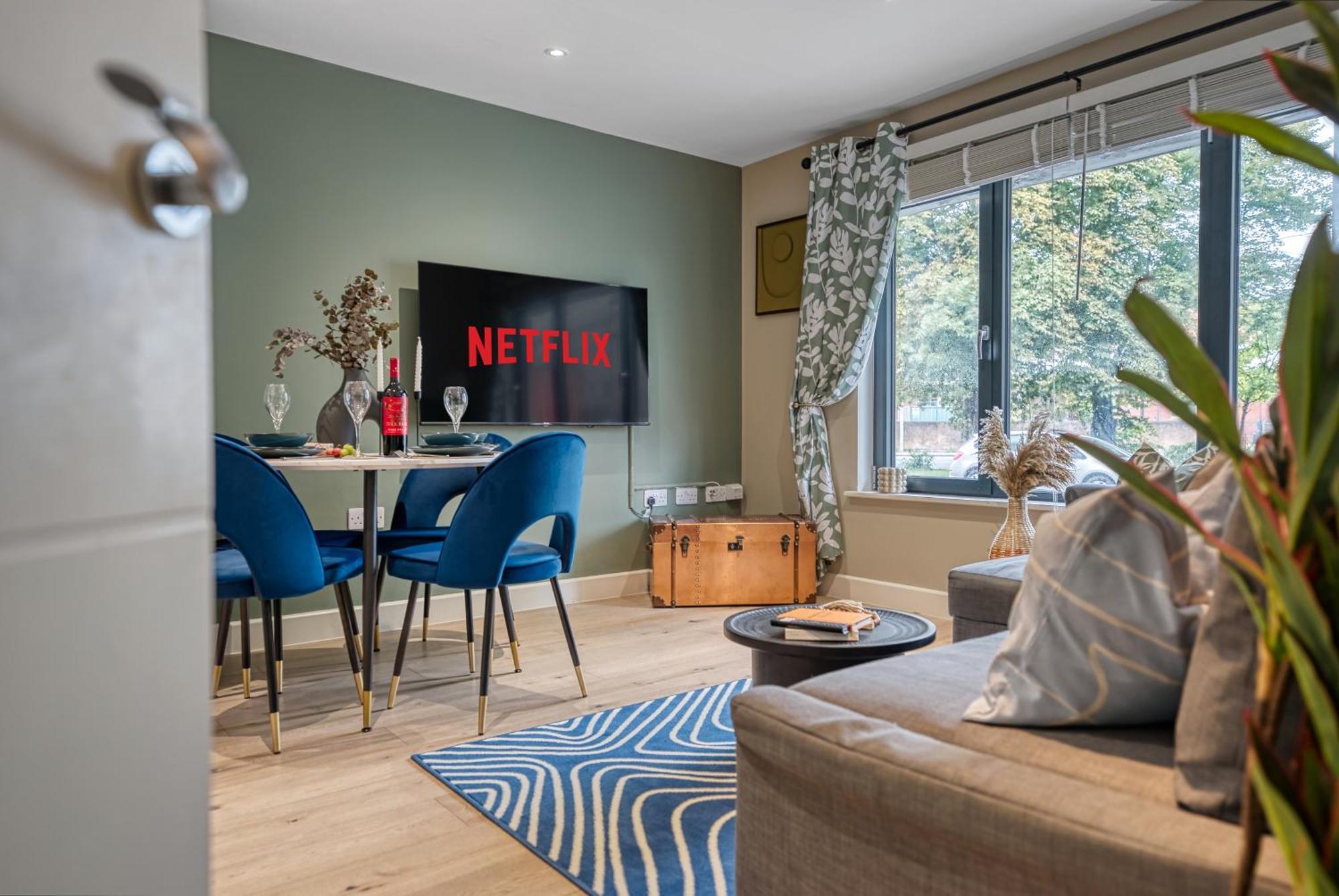 1 Bedroom Ocean Village Luxurious, Stylish & Cosy Apartment, Central Location In Southampton, Sleeps 4 - Summer Special Offer! - By Blue Puffin Stays מראה חיצוני תמונה