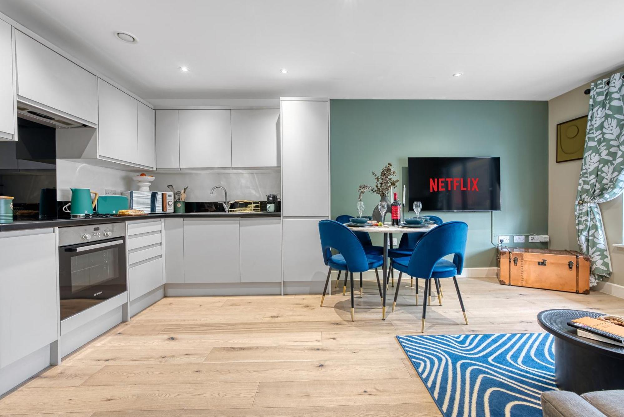 1 Bedroom Ocean Village Luxurious, Stylish & Cosy Apartment, Central Location In Southampton, Sleeps 4 - Summer Special Offer! - By Blue Puffin Stays מראה חיצוני תמונה