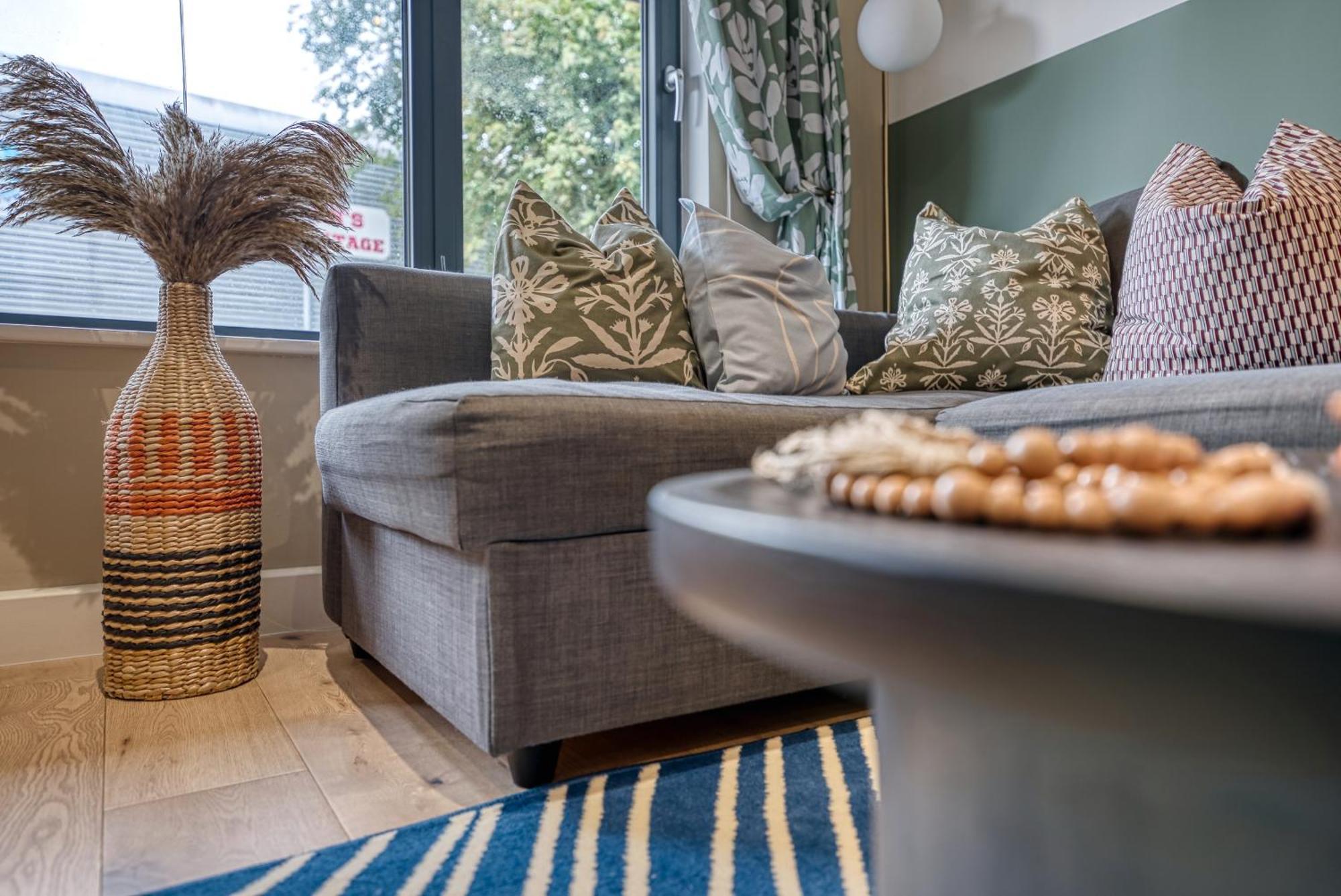 1 Bedroom Ocean Village Luxurious, Stylish & Cosy Apartment, Central Location In Southampton, Sleeps 4 - Summer Special Offer! - By Blue Puffin Stays מראה חיצוני תמונה